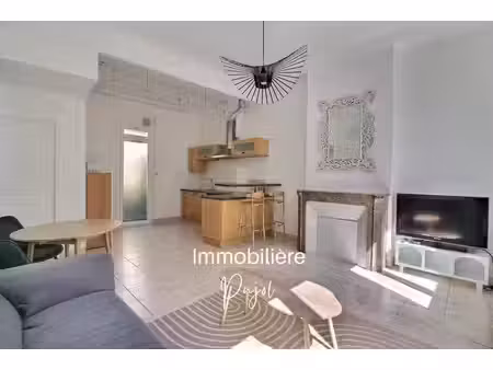conception 13005 - t2 meublé avec balconnet