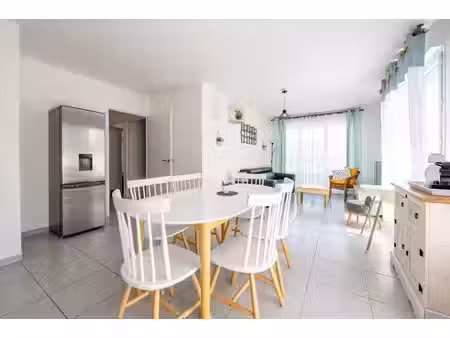bel appartement 3 pièces avec balcon
