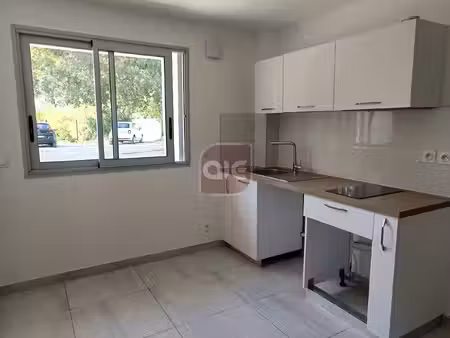 montferrier-sur-lez t2 de 36 16 m2 avec parking