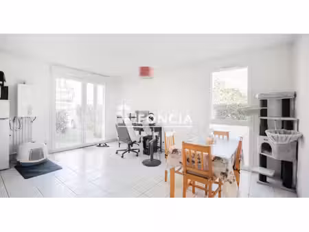 t2 de 43 m² en rez-de-jardin à olivet (proche bourg)