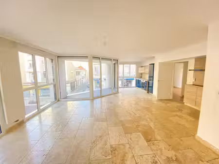 hyper centre - 27 rue des elus - t3 terrasse + parking