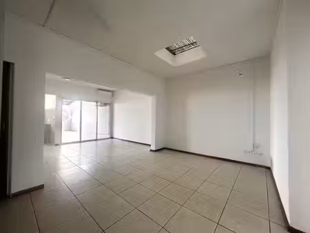 location appartement 3 pièces 78 m² à saint-pierre (97410)