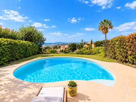 maison 4 pièces 3 chambre(s) 104m² piscine + vue mer