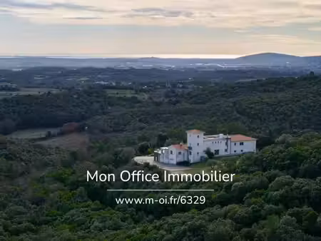 référence : 6329-ngu - propriété 10 pièces - 32ha - 980m2 - vue spectaculaire sur la régio