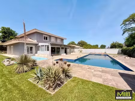 grande maison familiale avec jardin et piscine – podensac