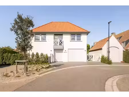 uitzonderlijke luxueuze villa met zwembad in een rustige doodlopende straat op fietsafstan