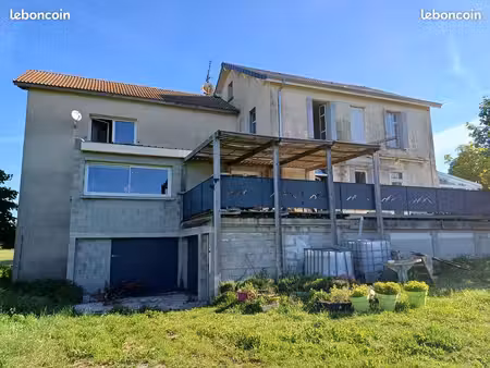 immense maison familiale