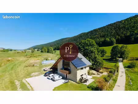 propriété 7 pièces 174 m²
