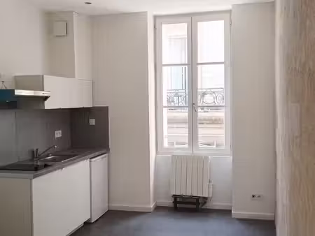 studio 26 m² vide place du palais 495 hc particulier