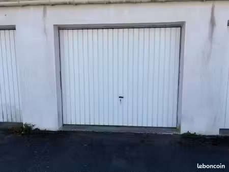 parking/box 16 m² rochefort