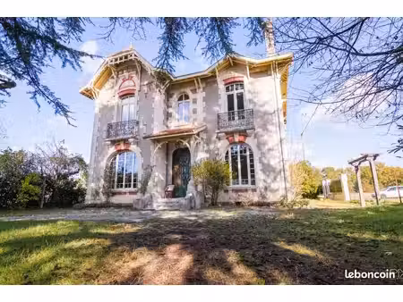 maison 7 pièces 196 m²