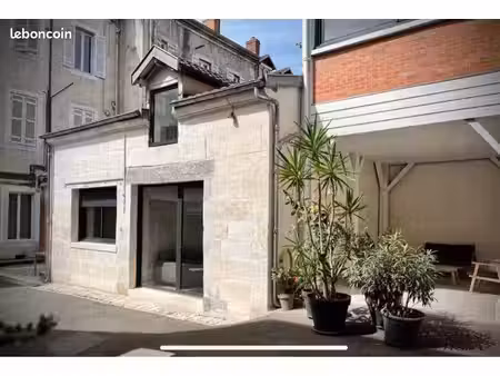 agréable petite maison au calme en plein centre ville