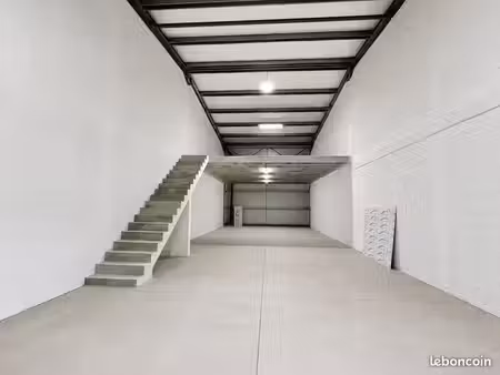 hangar à louer