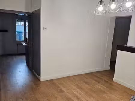maison 2 chambres + cour et garage