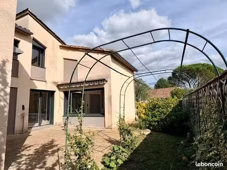 maison 6 pièces 151 m²