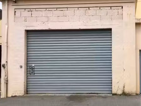 box de stockage  garage  local