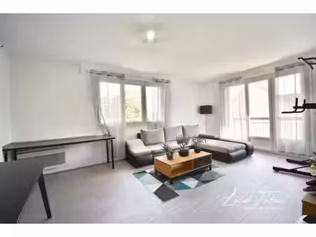 en exclusivité – appartement t3 avec balcon  parking et cave