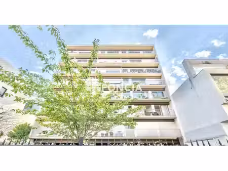 la garenne-colombes - place de la liberté - deux pièces - balcons - parking