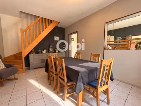 maison 100m2  3 chambres  cour