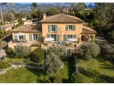 maison de luxe à vendre à tourrettes
