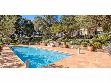 maison avec piscine la garde-freinet (83)