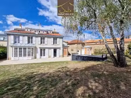 vente maison piscine à bressuire (79300) : à vendre piscine / 304m² bressuire