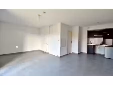 location appartement 1 pièce 36 m² à saint-geniès-bellevue (31180)