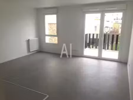 location d'un studio (37m²) avec balcon à poissy