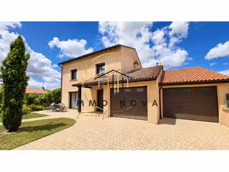 le cendre maison familiale de 168 m2 avec piscine