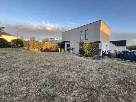 à louer – maison contemporaine t5 avec jardin et terrasse - la membrolle sur longuenee