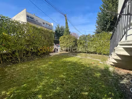 appartement 2/3 pièces avec jardin  cave et parking.