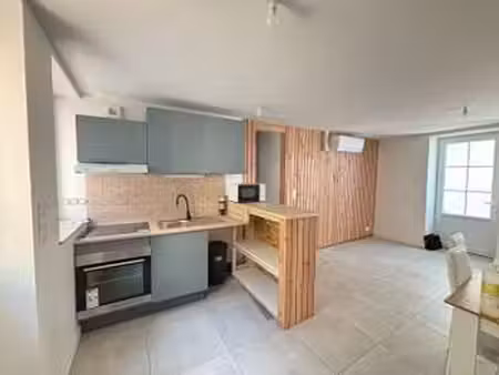 location maison meublé au mesnil-en-vallée (49410) : à louer meublé / 65m² le mesnil-en-va