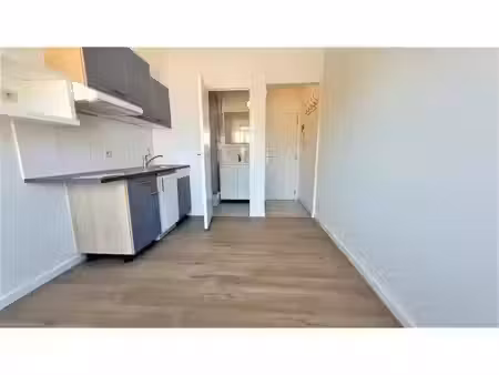 appartement à louer à rue des egyptiens 5 ixelles (vbe71932)