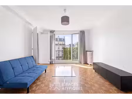 au coeur du gros caillou  un écrin lumineux avec vue sur la tour eiffel