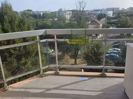 exclusivité - appartement t5 de 93 52 m2 avec vue dégagée et