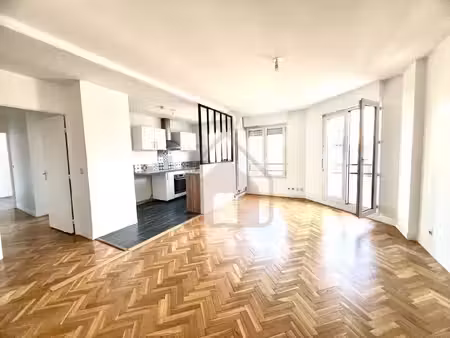 vendu - t3 60 70 m² - rue pierre et marie curie - le kremlin-bi
