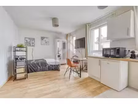vendu - studio 22 50 m² - rue du general leclerc - le kremlin