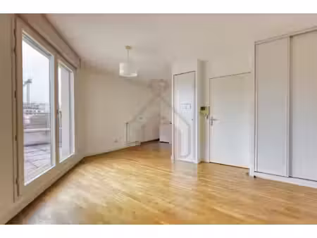 vendu - studio - 26 m² - avenue du boulodrome - le kremlin bice