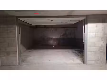 parking / box chelles 25 m2
