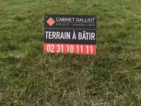 uniquement au cabinet galliot  terrain constructible non viabilisé