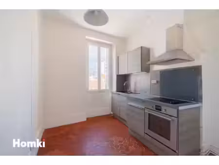 appartement t3 de 76 m² à marseille 13006  rue paradis