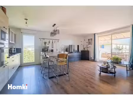 appartement t4 de 81 m² à marseille 13013  rue robert de roux