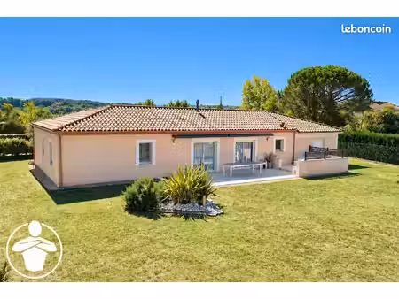 propriété 5 pièces 135 m²