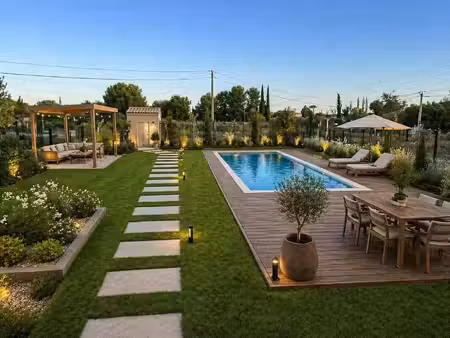 t3 dans bastide divisée-jardin de 440 m2