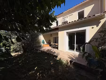 villa t4 de 93 m² m² avec garage attenant  cave  parkings privatifs et jardinet