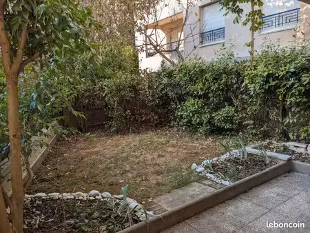 t2 rez de jardin privatif lyon 3