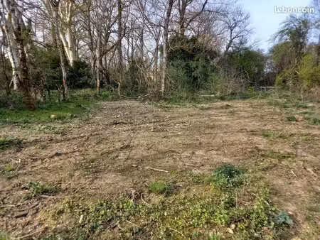 saïx 81710  terrain plat de 677 m²