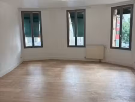 appartement 2 pièces 64 m² entièrement rénové