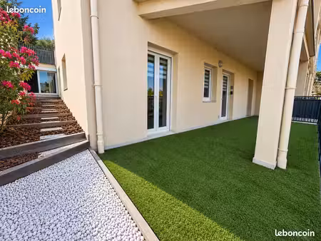 t3 55 m² – terrasse 20 m² – annexe 30 m² – 2 parkings