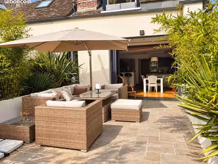 triplex de caractère avec terrasse 45 m² et studio – hypercentre